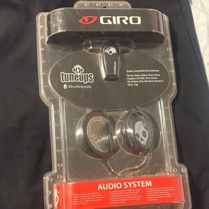 Giro TuneUps Audio System with Skullcandy Speakers